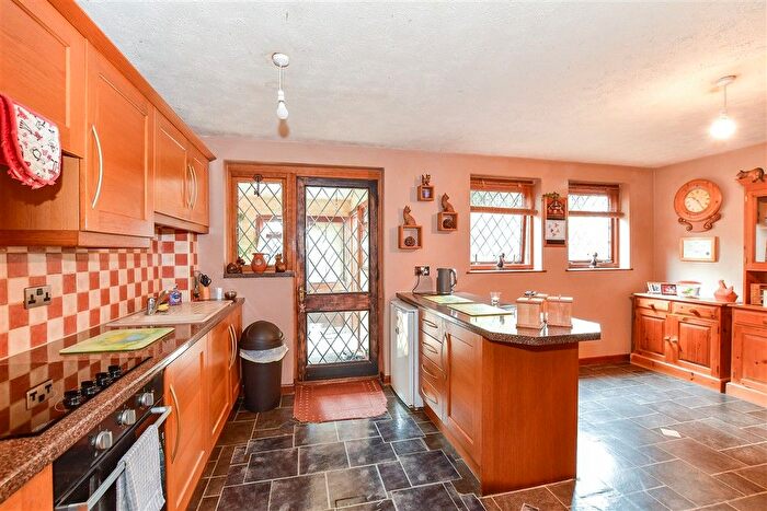 3 Bedroom Terraced House For Sale In Hunton Road, Chainhurst, Marden, Kent, TN12