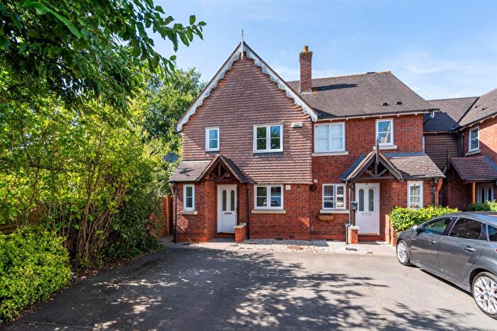 3 Bedroom Semi-Detached House For Sale In Shelfield Close, Hockley Heath, Solihull, B94