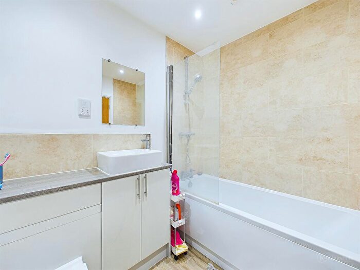 2 Bedroom Flat For Sale In Chilworth House, Rectory Avenue, HP13