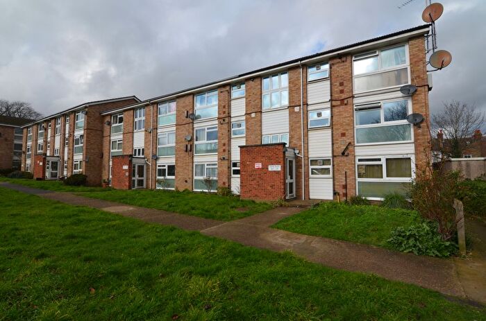 2 Bedroom Flat To Rent In Hope Park, Bromley, BR1