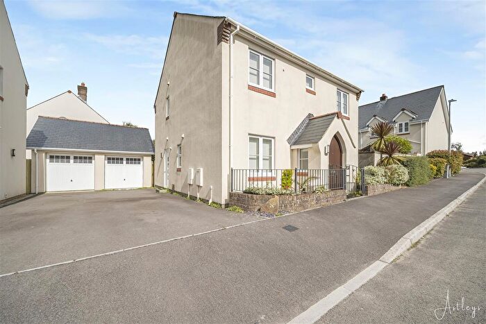 4 Bedroom Detached House For Sale In Burrows Close, Southgate, Swansea, SA3
