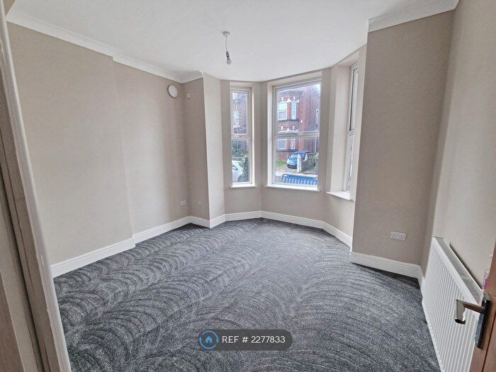 2 Bedroom Flat To Rent In Alexandra Road, Prenton, CH43