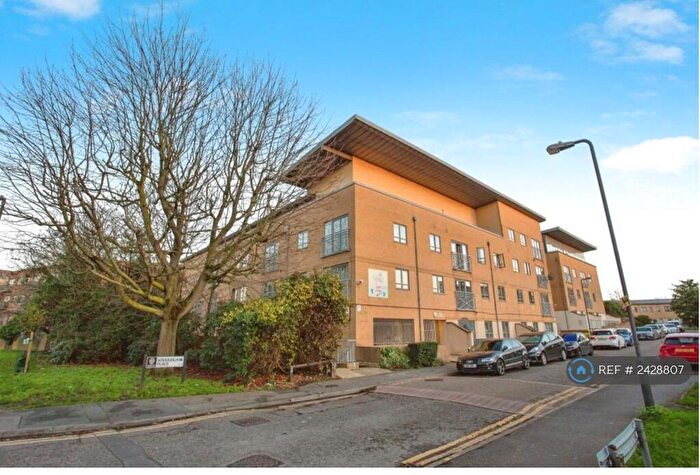 1 Bedroom Flat To Rent In Bruce House, Harrow, HA1