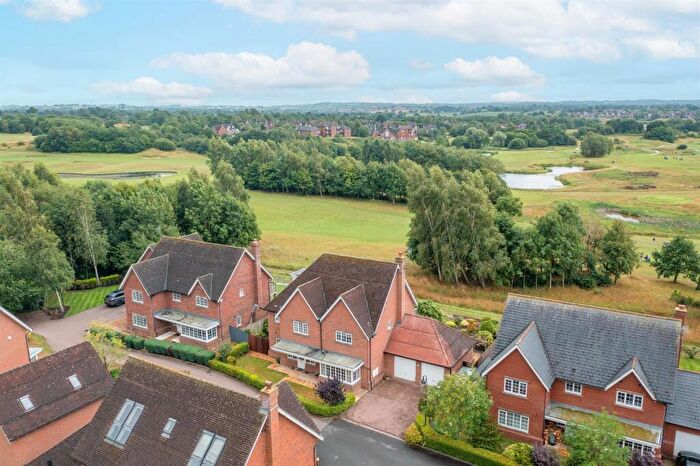 5 Bedroom Detached House For Sale In Little Lakes, Weston, CW2