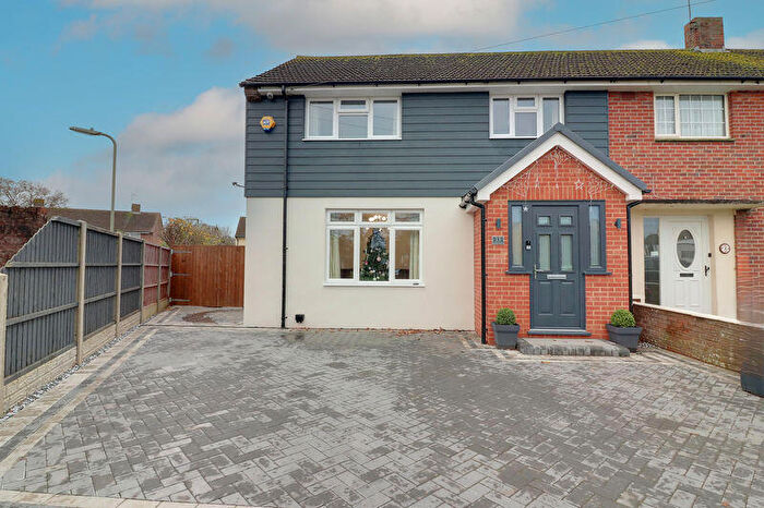 3 Bedroom End Of Terrace House For Sale In Iping Avenue, Leigh Park, Havant, PO9