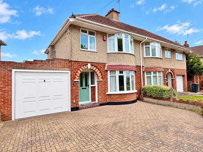 3 Bedroom Property For Sale In South View Avenue, Old Walcot, Swindon, SN3