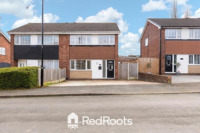 3 Bedroom Semi-Detached House For Sale In Cambourne Close, Adwick-Le-Street, Doncaster, DN6
