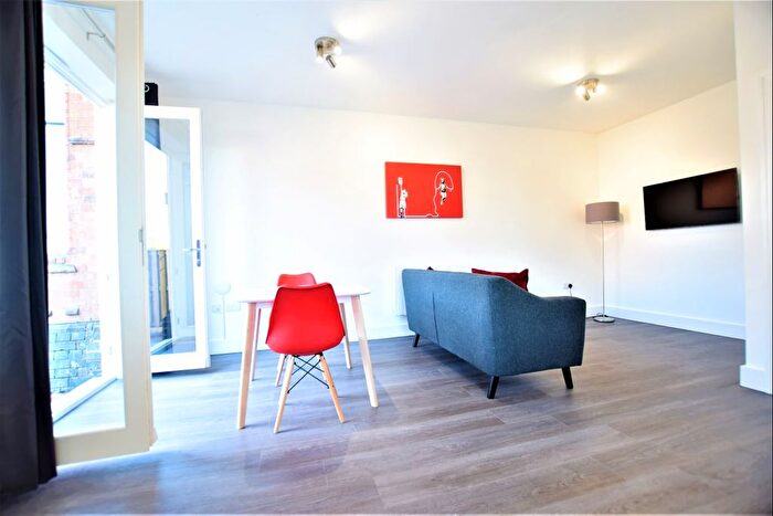 2 Bedroom Flat To Rent In Barony Court, Nantwich Cheshire, CW5