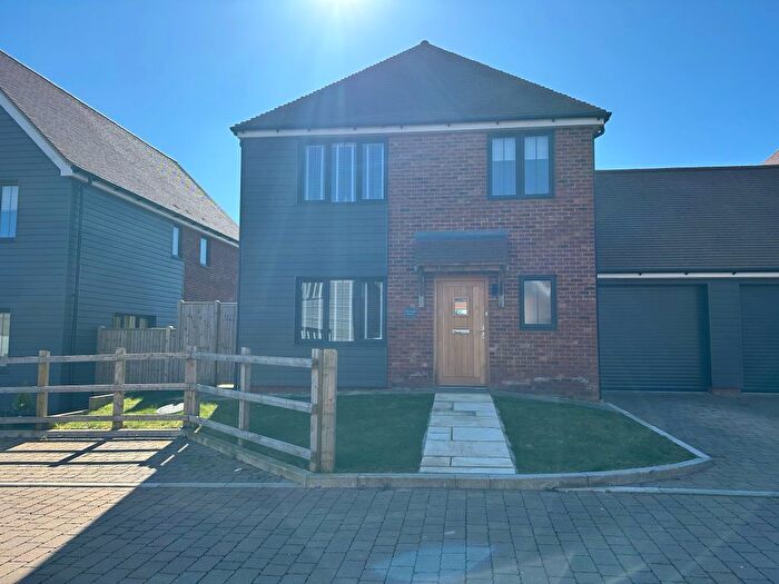 3 Bedroom Detached House To Rent In Merlin Court, Hawkinge, Folkestone, CT18