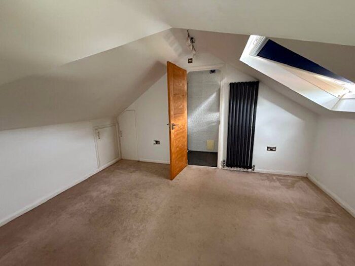 2 Bedroom Flat To Rent In Homersham Road, Kingston Upon Thames, KT1