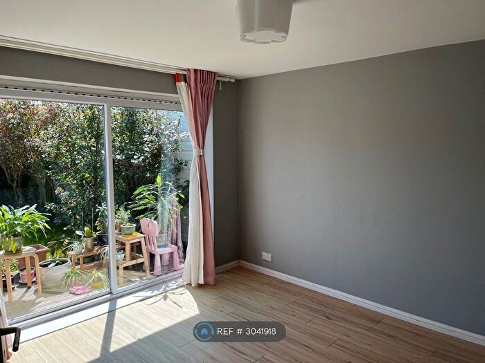 2 Bedroom Semi Detached House To Rent In Cranleigh Close, Trumpington, Cambridge, CB2