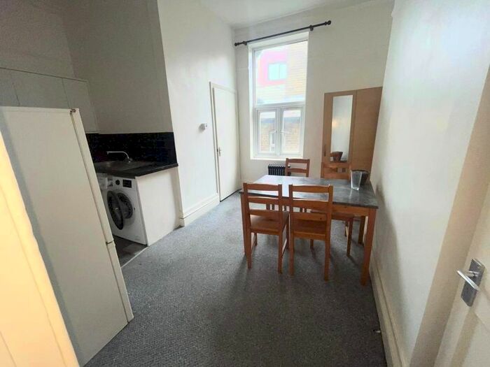1 Bedroom Flat To Rent In Kingsland Road, London, E8