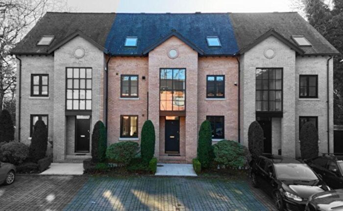 5 Bedroom Town House For Sale In Dorrian Mews, Heaton, Bolton, BL1