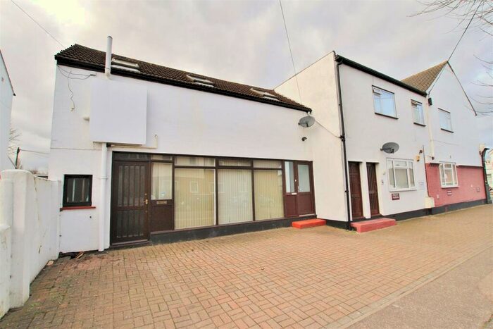 1 Bedroom Flat To Rent In London Road, Leigh On Sea, Essex, SS9