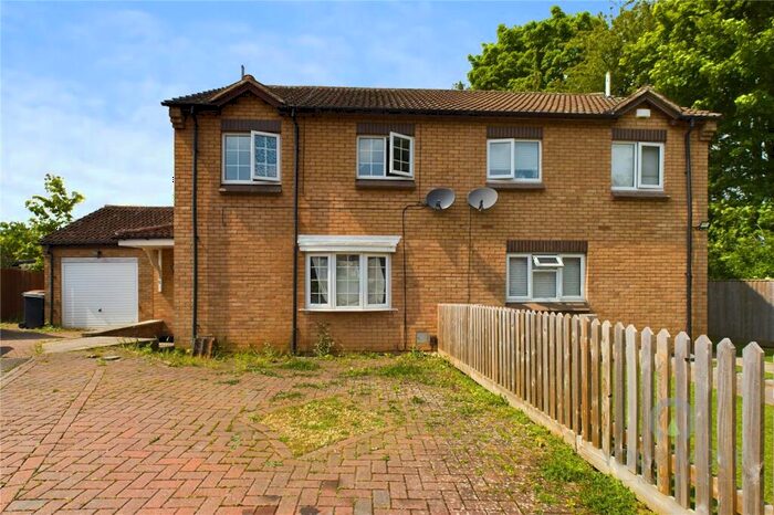 3 Bedroom Semi-Detached House To Rent In Robinia Close, Danefield, Northampton, NN4