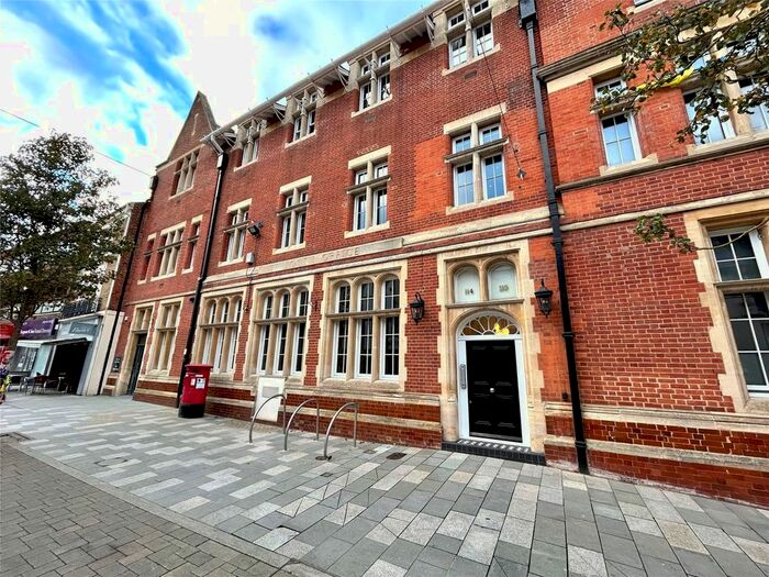 1 Bedroom Flat To Rent In High Street, Maidenhead, Berkshire, SL6