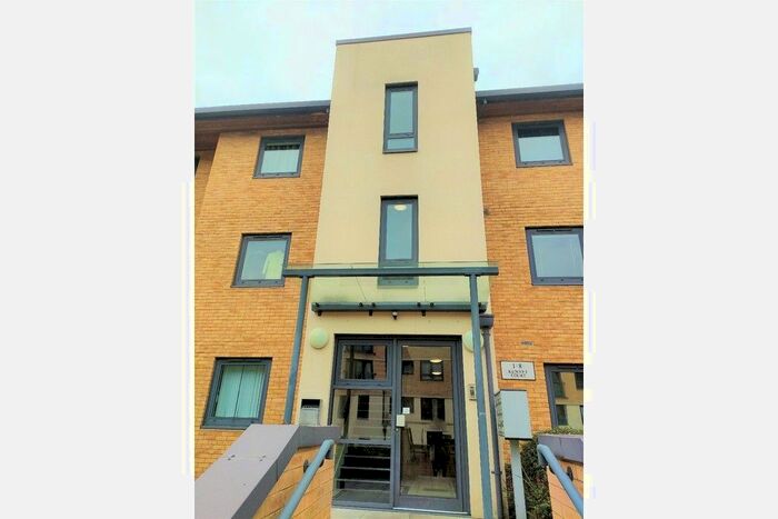 1 Bedroom Flat To Rent In Kennet Court, Victoria Way, Woking GU21