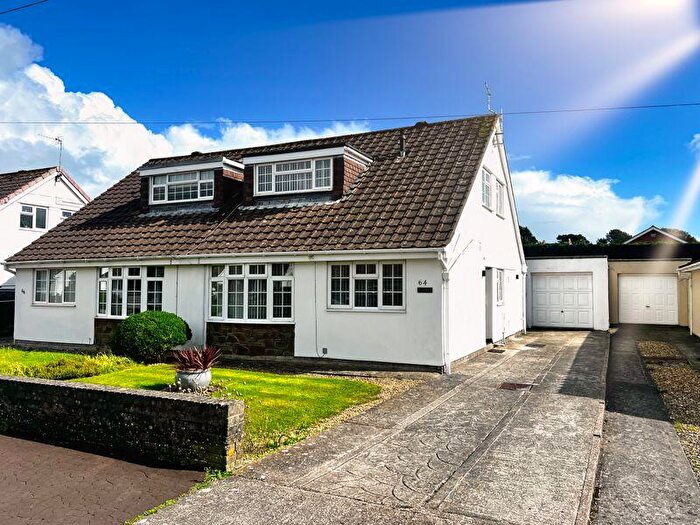 3 Bedroom Semi-Detached Bungalow For Sale In Austin Avenue, Porthcawl, CF36