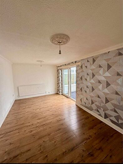 2 Bedroom End Of Terrace House To Rent In Shapinsay Drive, Rubery, Rednal, B45