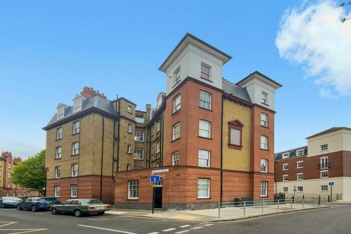 2 Bedroom Apartment To Rent In Mendip House, Welwyn Street, Bethnal Green, E2