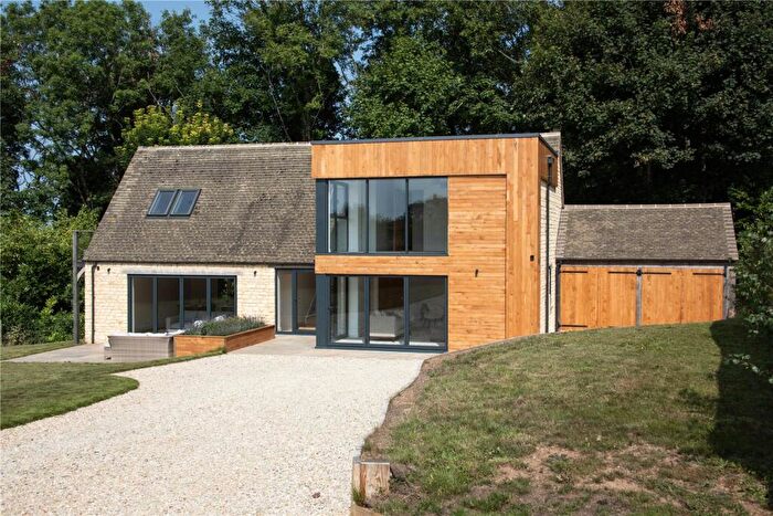 4 Bedroom Detached House For Sale In Wyck Hill, Stow, Stow On The Wold, Cheltenham, Gloucestershire, GL54