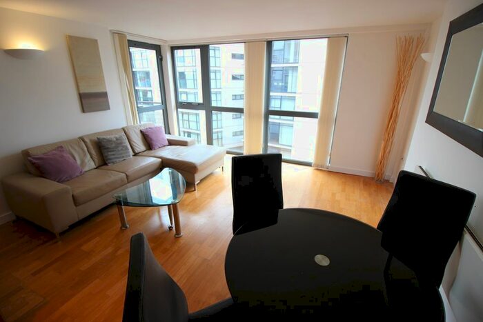 2 Bedroom Flat To Rent In The Danube, City Road East, Southern Gateway, M15