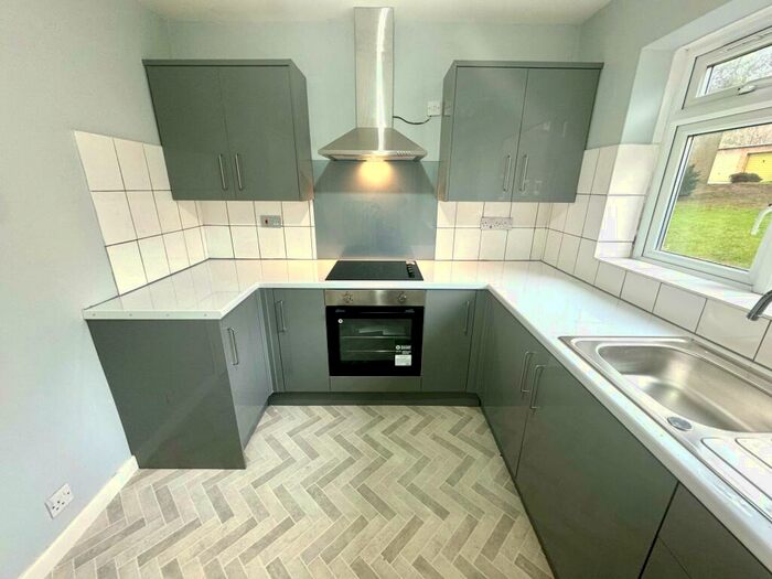 2 Bedroom Flat To Rent In Moseley Court, Yardley Wood Road, Birmingham, B13