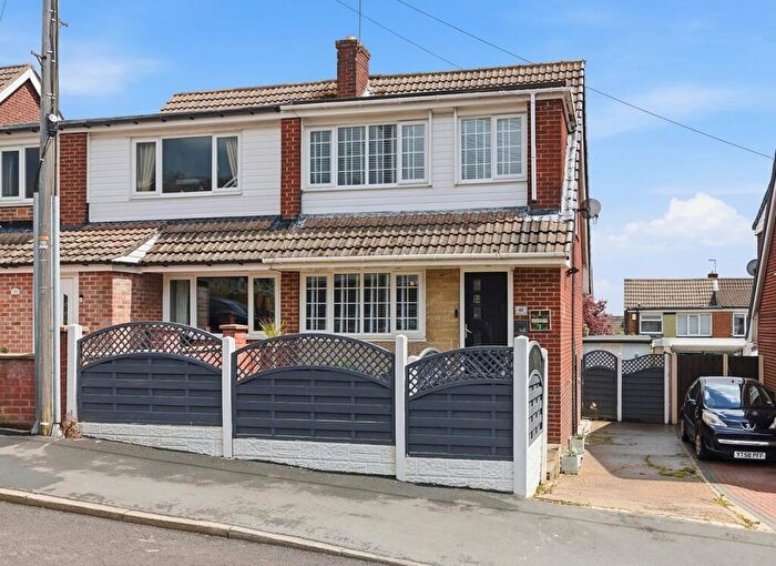 3 Bedroom Semi-Detached House For Sale In Pembroke Crescent, High Green, Sheffield, S35