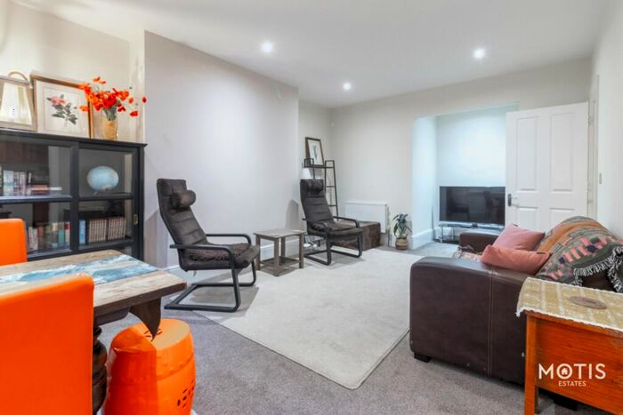 2 Bedroom Apartment To Rent In Marine Parade, Folkestone, CT20