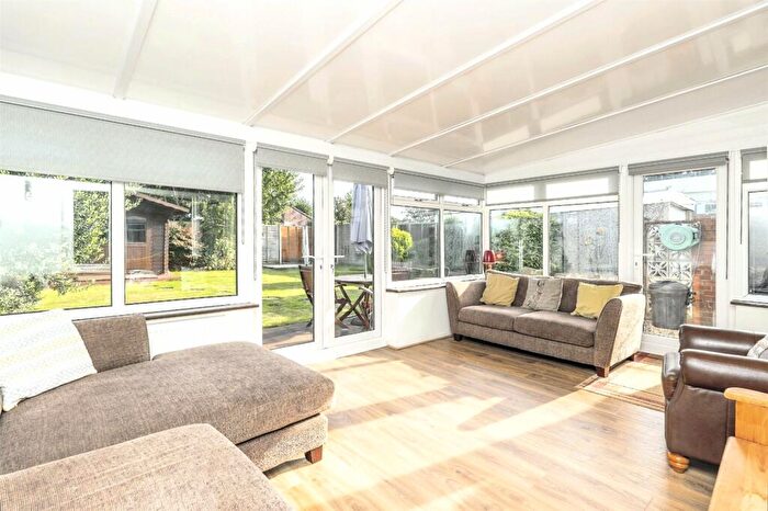 2 Bedroom Detached House For Sale In Ashdene Road, Ashurst, Southampton, Hampshire, SO40