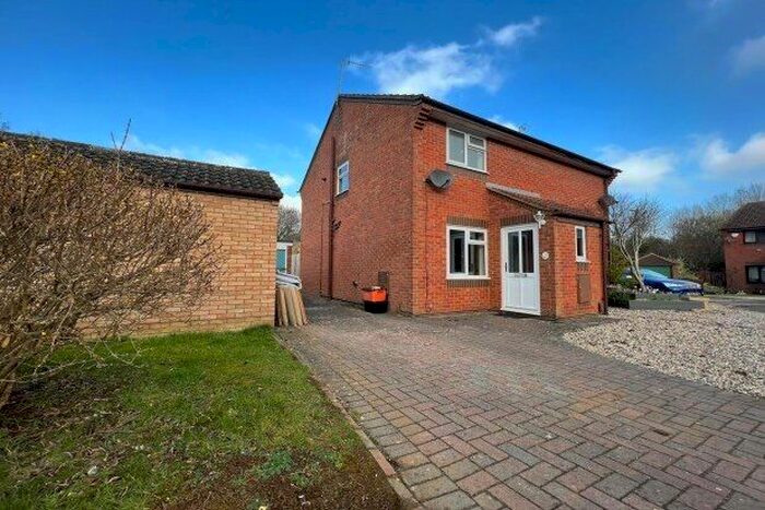 2 Bedroom Property To Rent In Matley Moor, Swindon, SN3