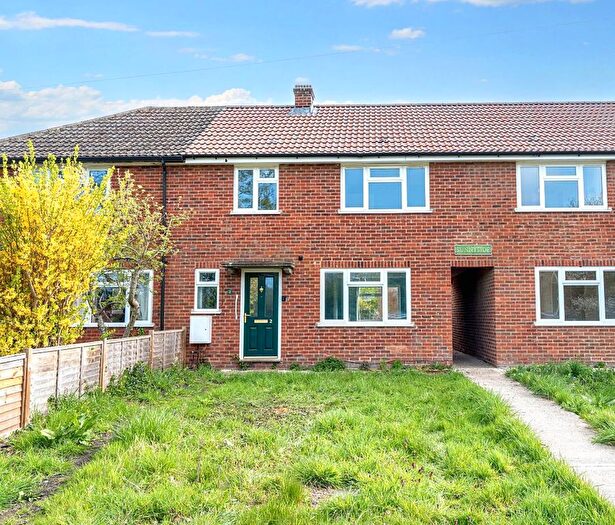 3 Bedroom Terraced House For Sale In Sunnyside, Sulhamstead, Reading, RG7