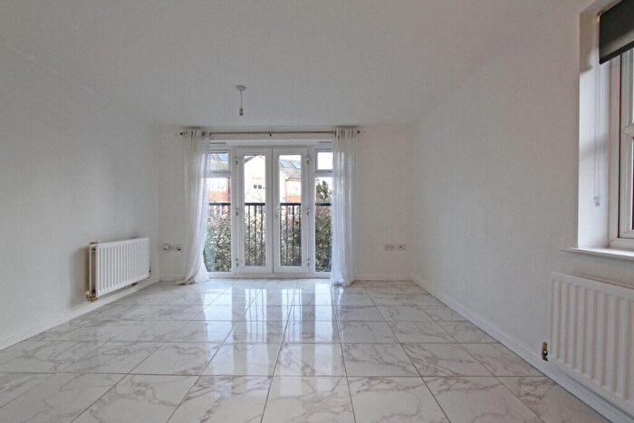 2 Bedroom Apartment To Rent In Fulwell Close, Banbury, OX16