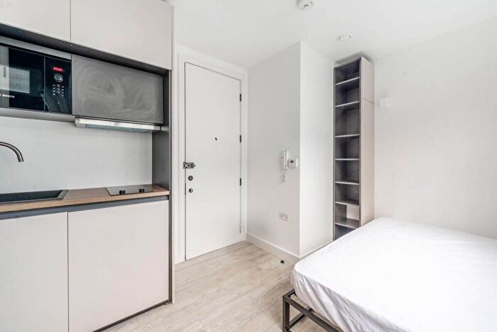 Studio To Rent In College Road, Harrow, HA1