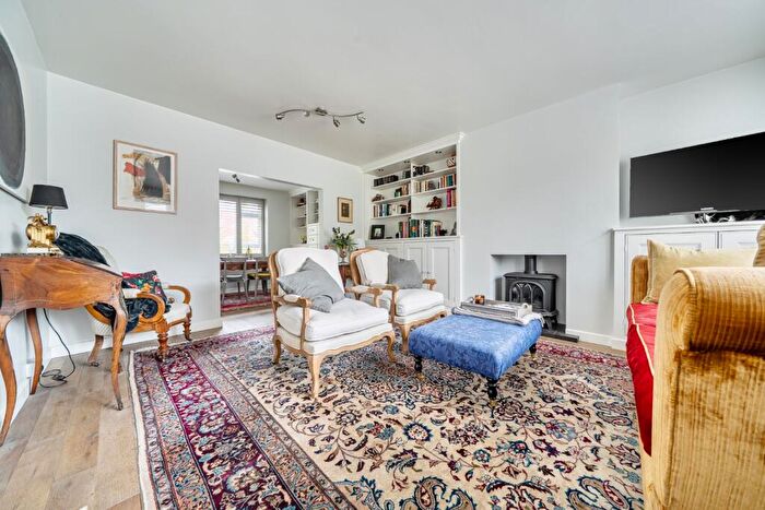 2 Bedroom Flat For Sale In Kidbrooke Grove, Blackheath, London, SE3