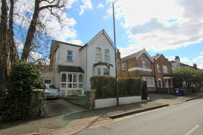 2 Bedroom Flat To Rent In Lower Road, Harrow, HA2
