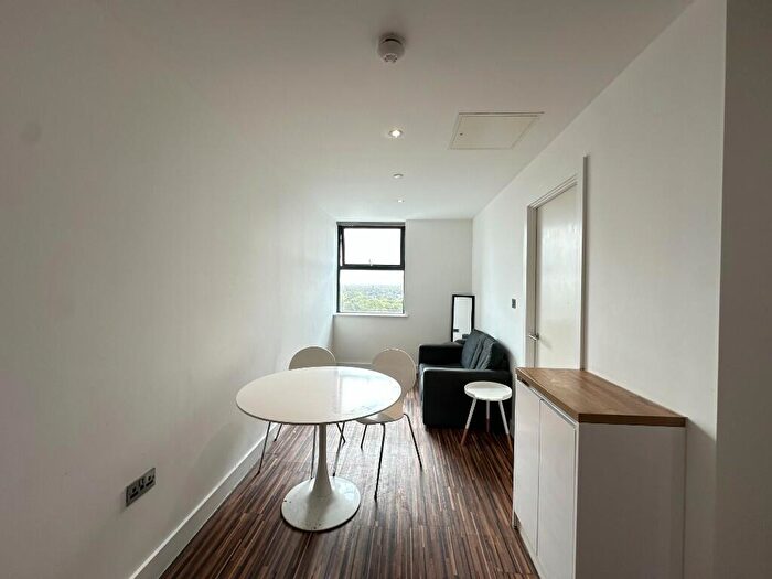 1 Bedroom Apartment To Rent In West Point, Chester Road, Manchester, Greater Manchester, M16