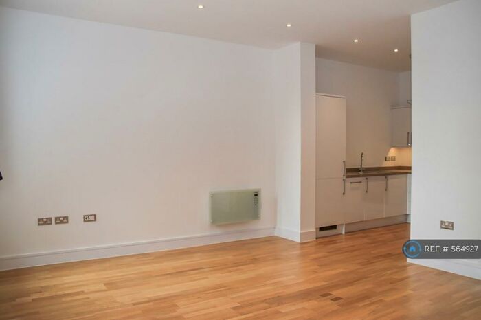 1 Bedroom Flat To Rent In Bartley Way, Hook, RG27
