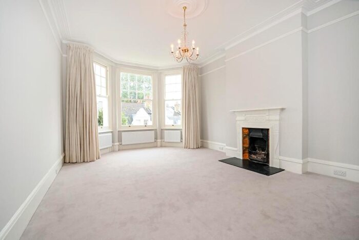 2 Bedroom Flat To Rent In Onslow Avenue Mansions, Richmond, TW10