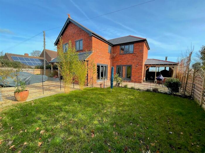 3 Bedroom Detached House For Sale In Park Grove, Stalbridge, Sturminster Newton DT10