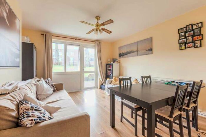 1 Bedroom Flat To Rent In Atwater Close, Brixton, SW2