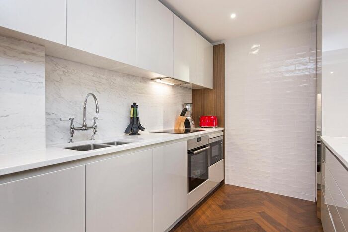 1 Bedroom Flat To Rent In Capital Building, Embassy Gardens, London, SW11