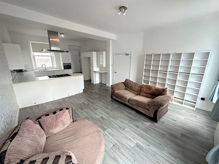 5 Bedroom Flat To Rent In Union Street, City Centre, Aberdeen, AB10