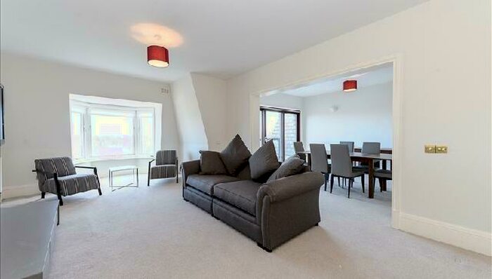 4 Bedroom Apartment To Rent In Park Road, St Johns Wood, London, NW8