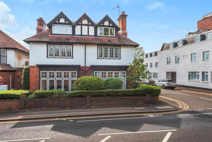 2 Bedroom Flat To Rent In Portsmouth Road, Esher, KT10