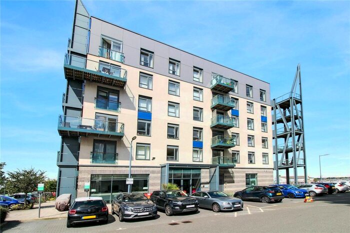 2 Bedroom Flat To Rent In Ocean Drive, Gillingham, Kent ME7