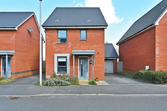 3 Bedroom Property For Sale In Furnells Way, Bexhill-On-Sea, TN40