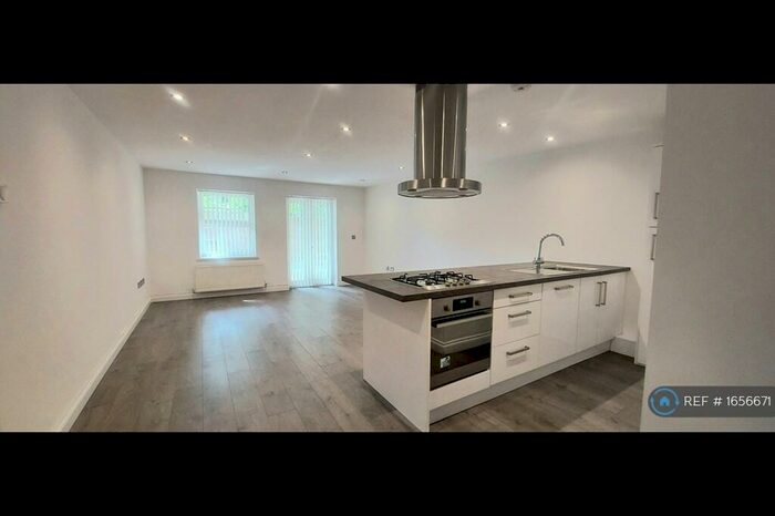 2 Bedroom Flat To Rent In Haydock Close, Hornchurch, RM12