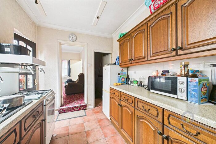 2 Bedroom Terraced House For Sale In Allen Road, Northampton, NN1