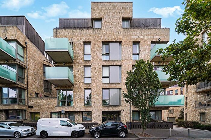 2 Bedroom Flat For Sale In Hilltop Avenue, London, NW10